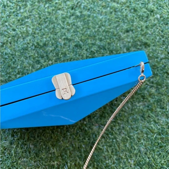 NWT elegant blue Rocio clutch, removable strap. - Picture 9 of 16